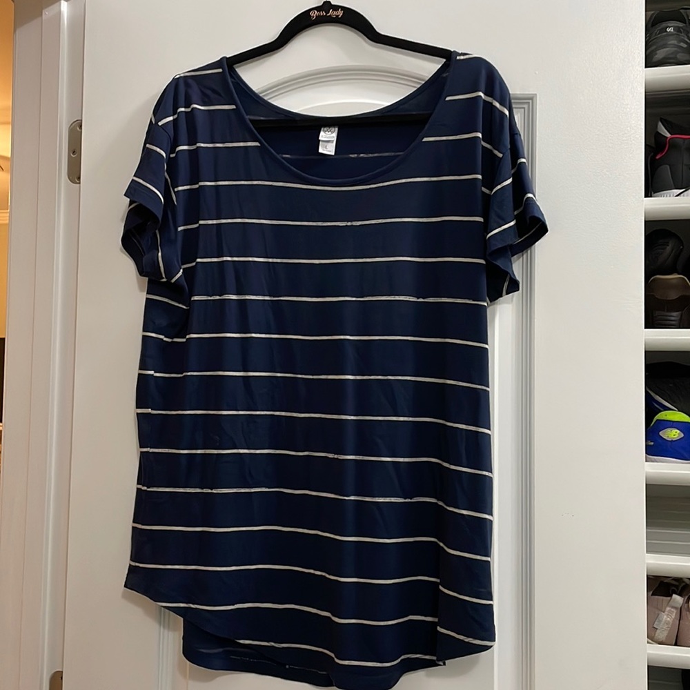 Size L Alternative apparel Tshirt